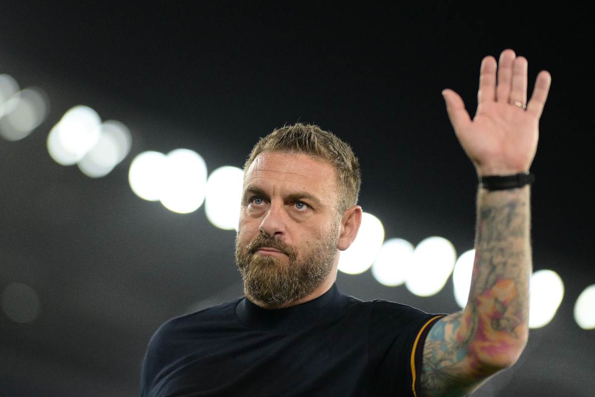 Daniele De Rossi saluta