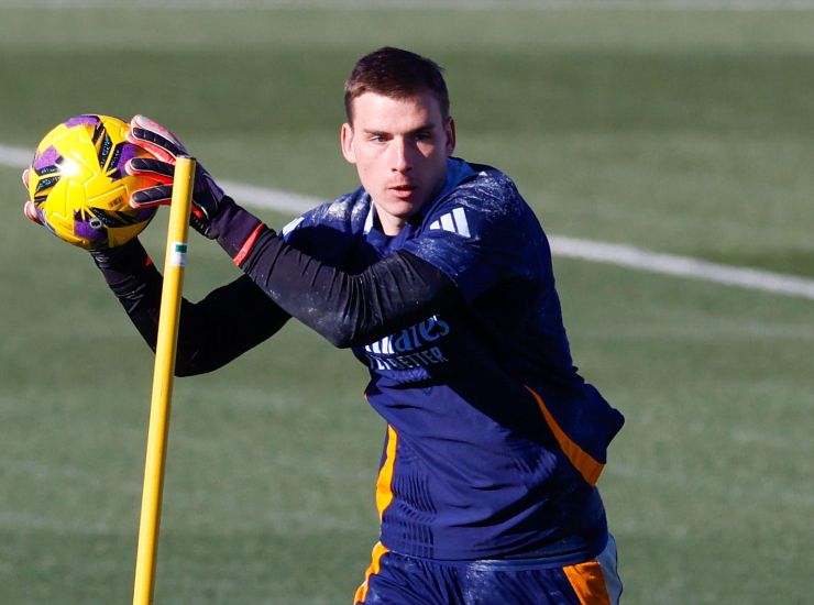 Lunin durante un riscaldamento