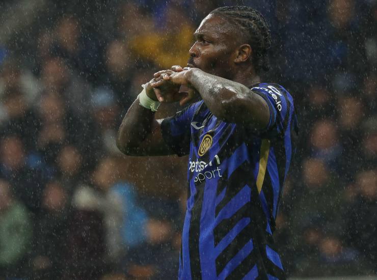 Thuram preoccupato in primo piano