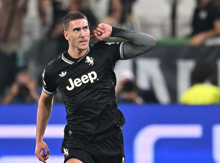 Vlahovic durante una partita