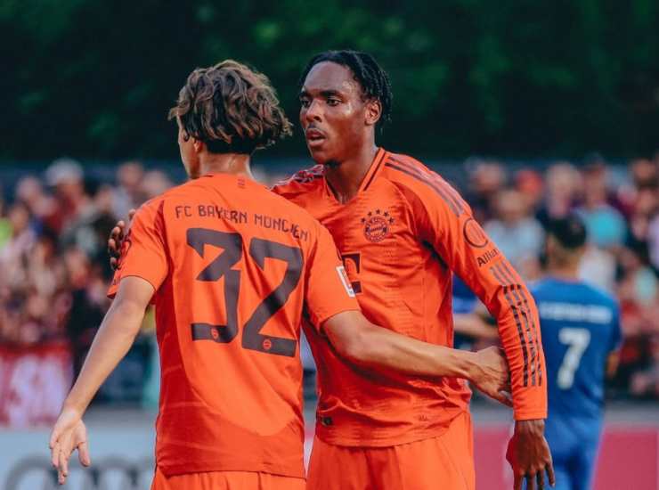 Licina saluta un compagno