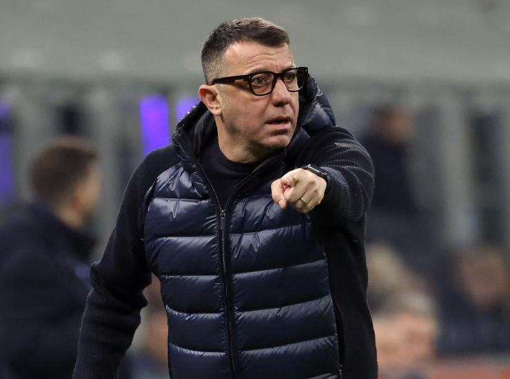 D'Aversa mentre dà indicazioni