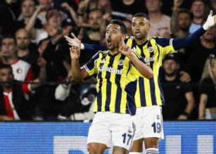 En-Nesyri insieme ad un compagno