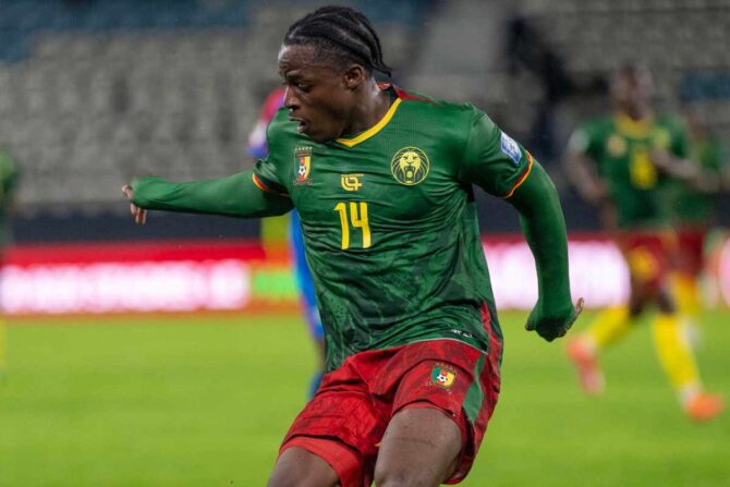 Karl Etta Eyong in azione