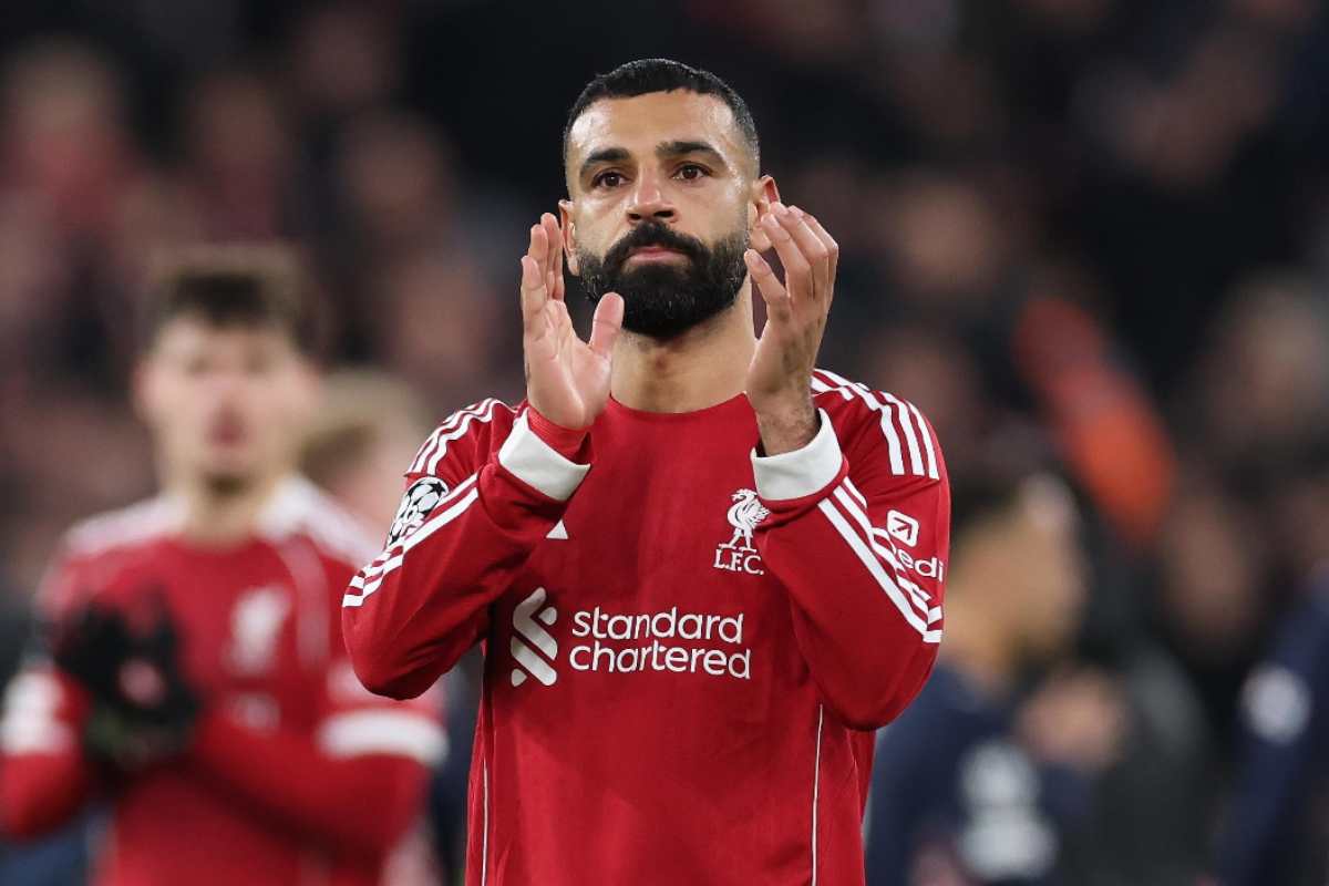 Salah applaude