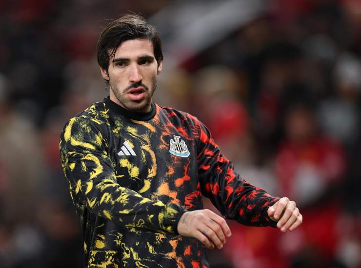 Tonali durante un riscaldamento