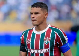 Thiago Silva in primo piano