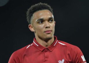 Alexander-Arnold in primo piano