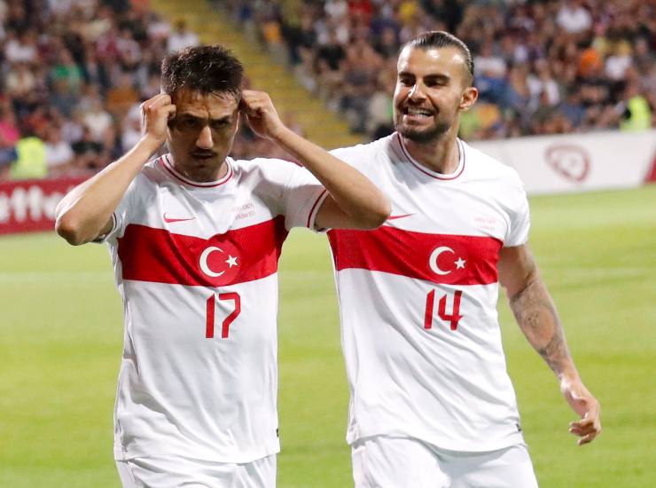 Under esulta dopo una rete