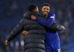 Fofana esulta dopo una rete