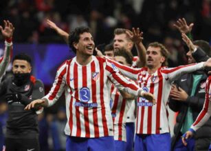 Gimenez con la maglia dell'Atletico