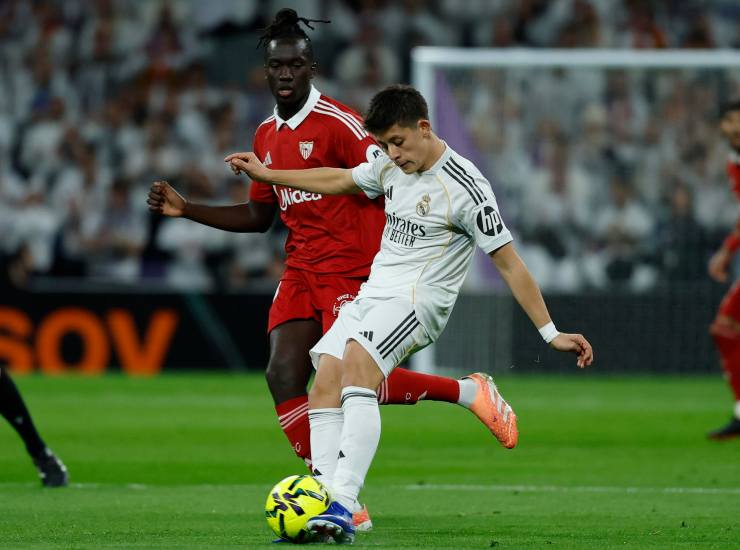 Guler calcia la palla