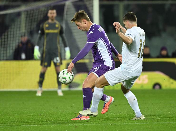 Nicolussi Caviglia durante una partita