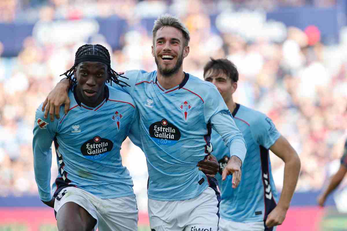 Mingueza esulta con i compagni