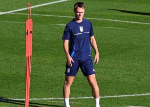 Nicolussi Caviglia con la maglia della Nazionale