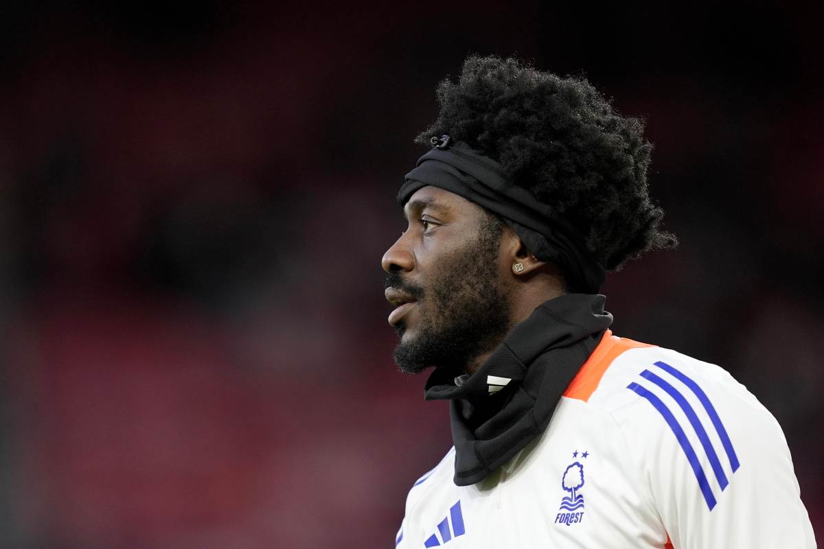 Ola Aina in primo piano