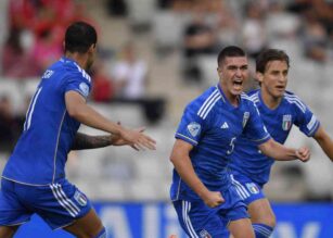 Pirola esulta dopo una rete