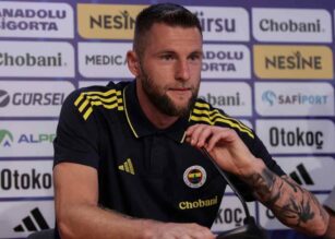 Skriniar durante una conferenza stampa