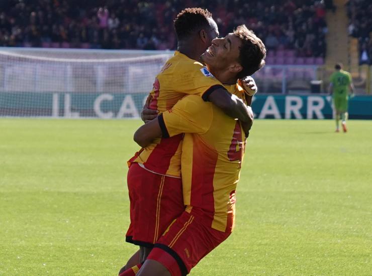 Tiago Gabriel esulta dopo una rete