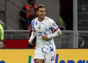 Nusa esulta dopo una rete