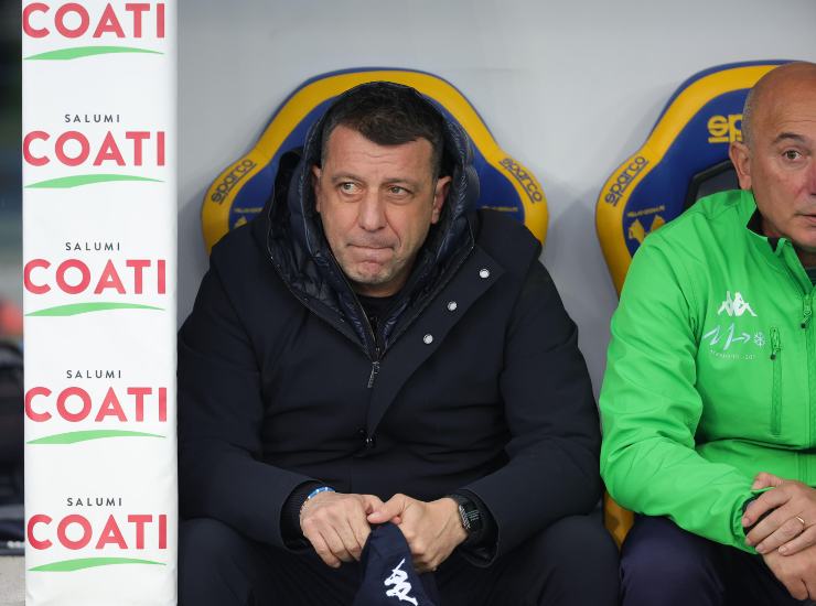 D'Aversa seduto in panchina