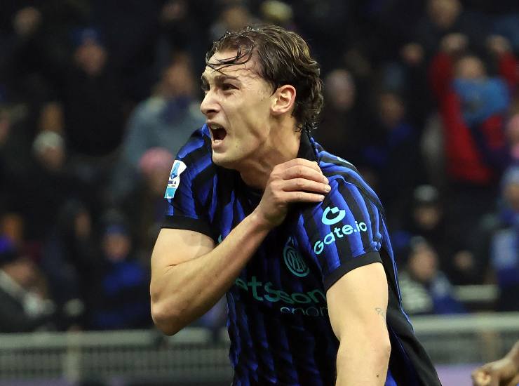 Esposito esulta dopo una rete