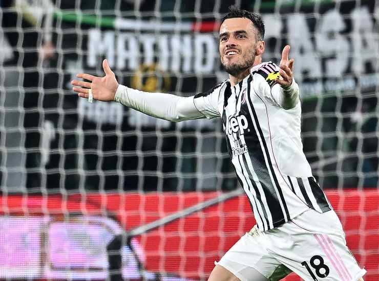 Kostic esulta dopo una rete