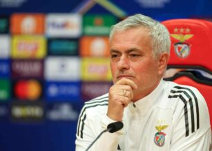 Mourinho durante una conferenza stampa