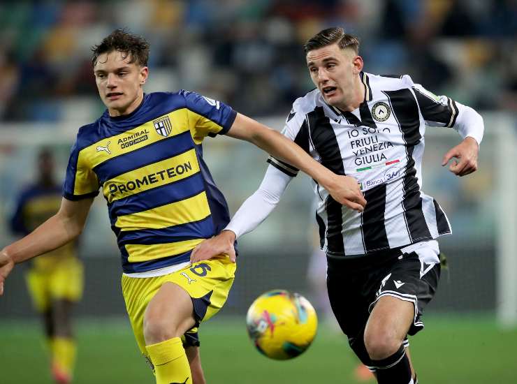 Leoni con la maglia del Parma