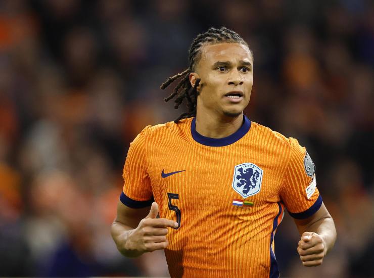 Ake con la maglia dell'Olanda 