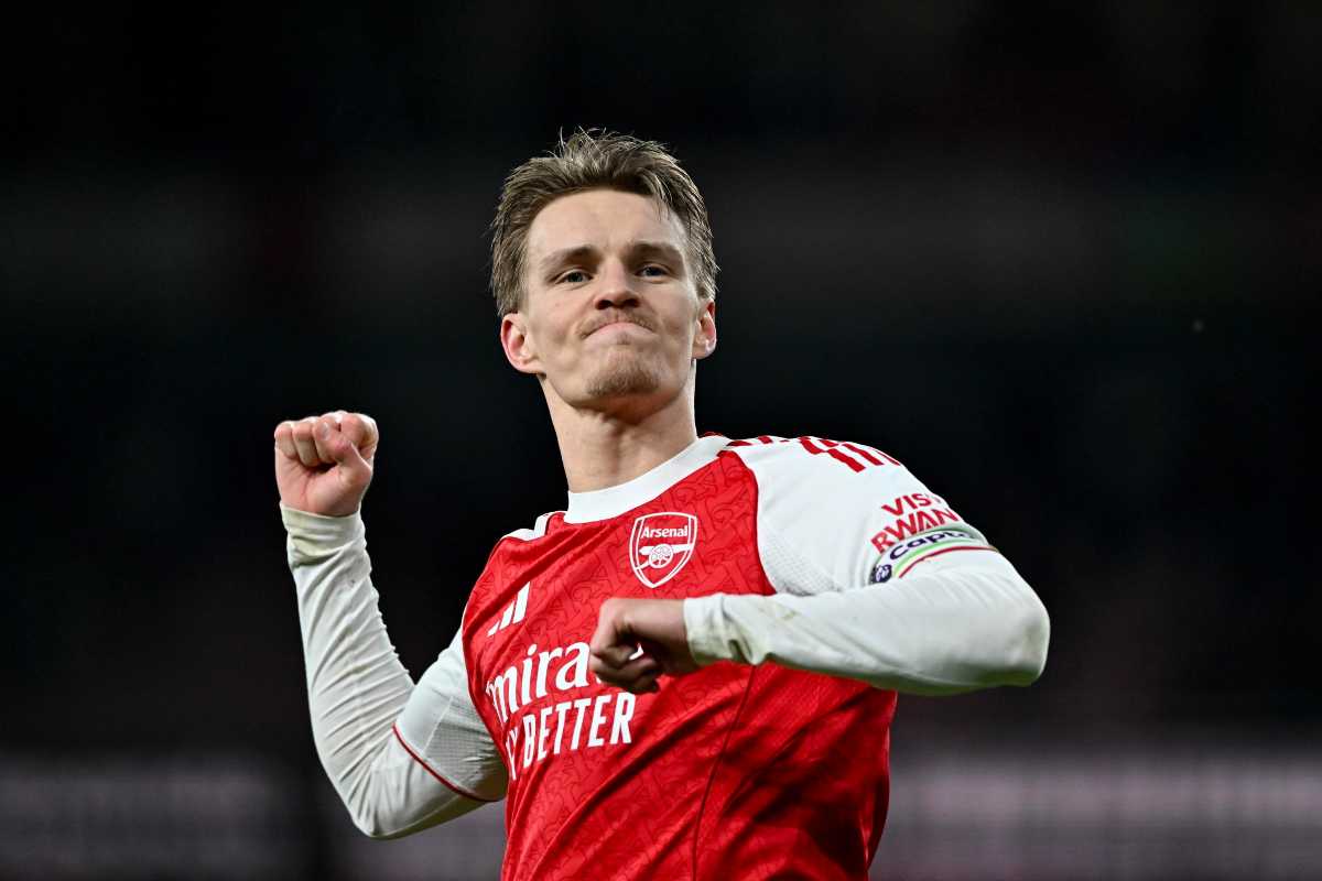 Odegaard esulta dopo una rete