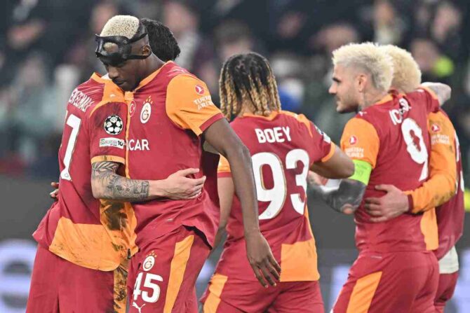 Osimhen dopo la rete alla Juve