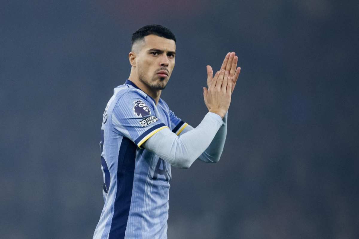 Pedro Porro in primo piano