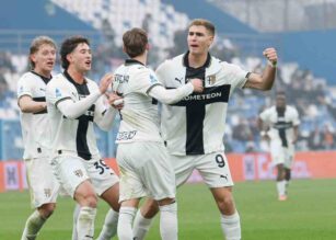 Pellegrino esulta dopo una rete