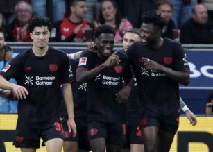 Poku esulta dopo una rete