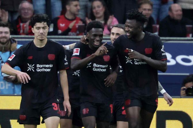 Poku esulta dopo una rete