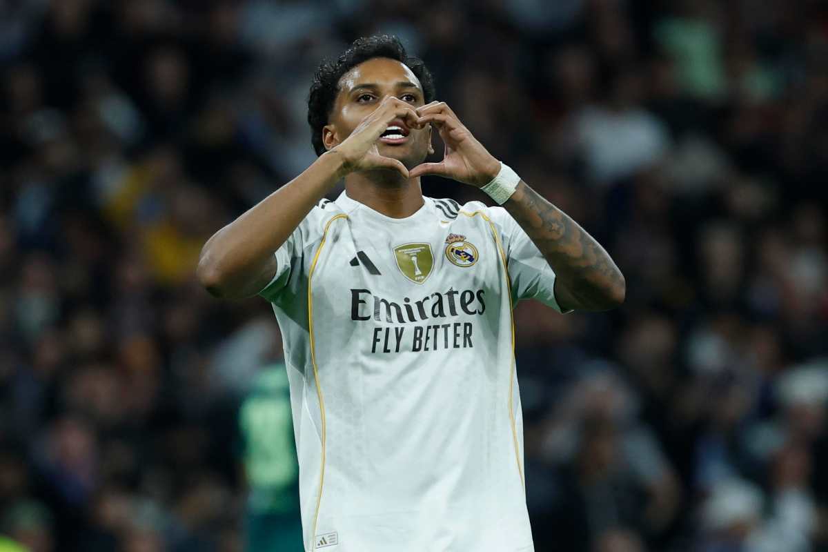 Rodrygo esulta dopo una rete