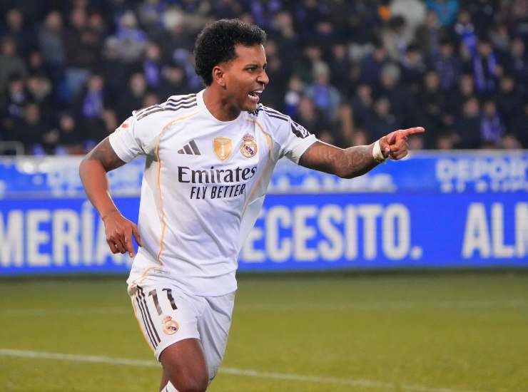Rodrygo esulta dopo una rete