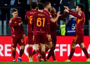 Ghilardi esulta con i compagni