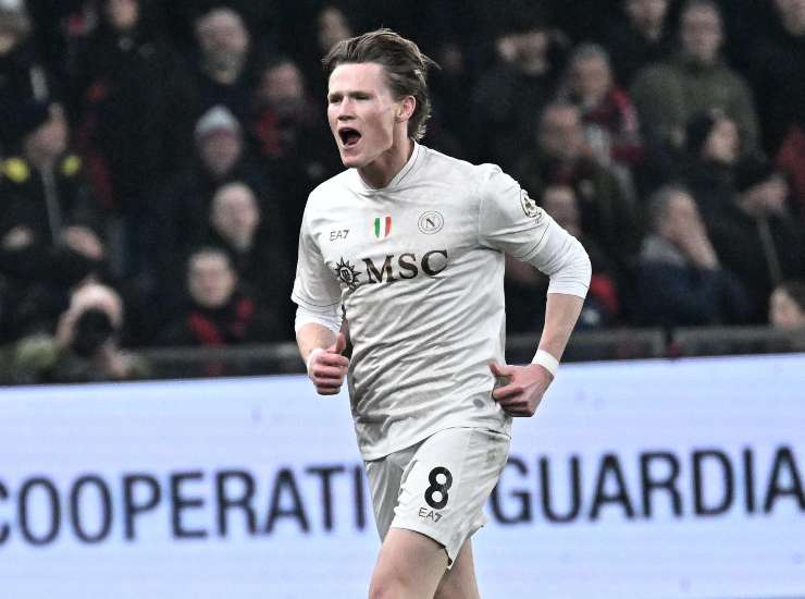 McTominay esulta dopo una rete