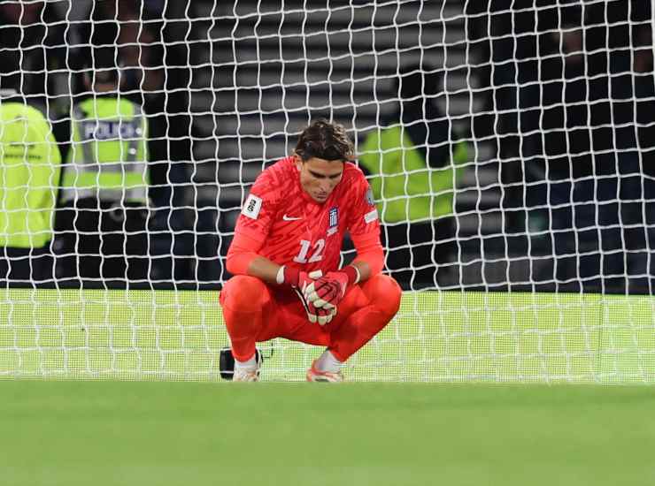 Tzolakis con la maglia della Grecia