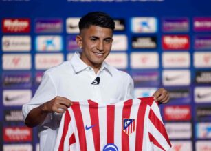 Almada durante la presentazione