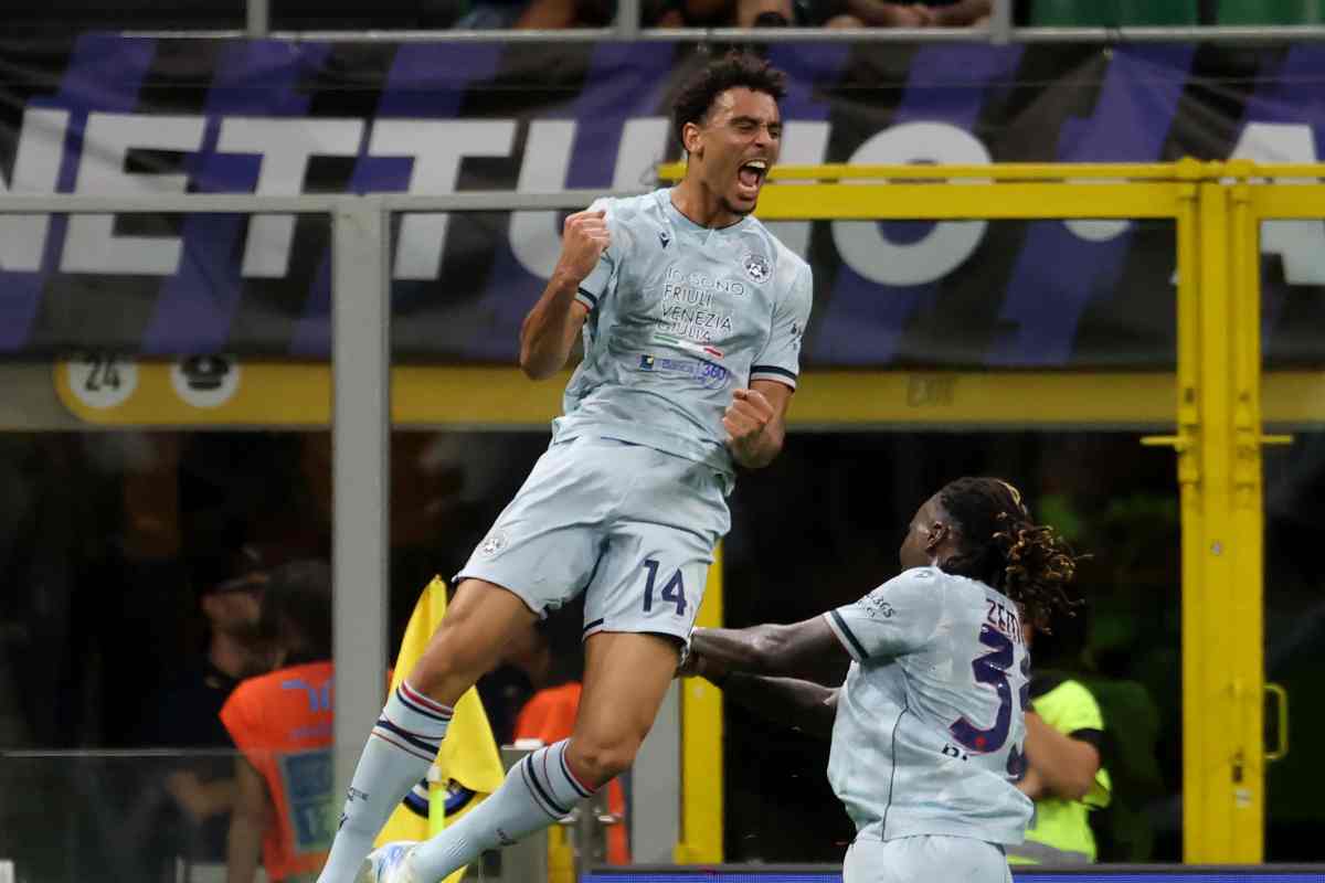 Atta esulta dopo una rete