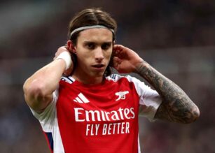 Calafiori in primo piano