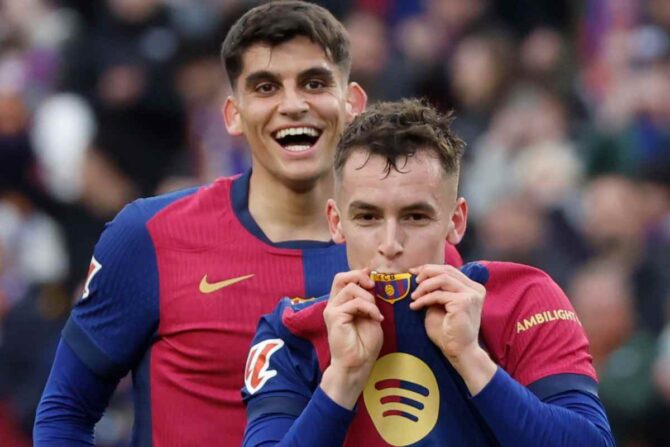 Casado esulta dopo una rete