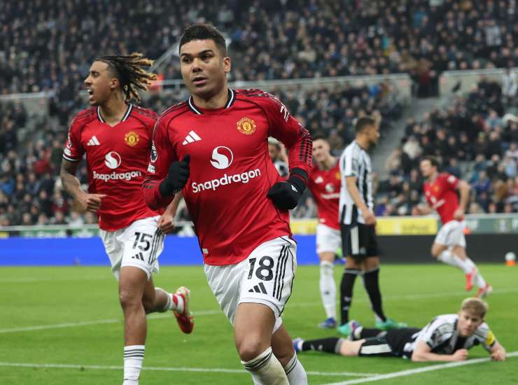 Casemiro esulta dopo una rete