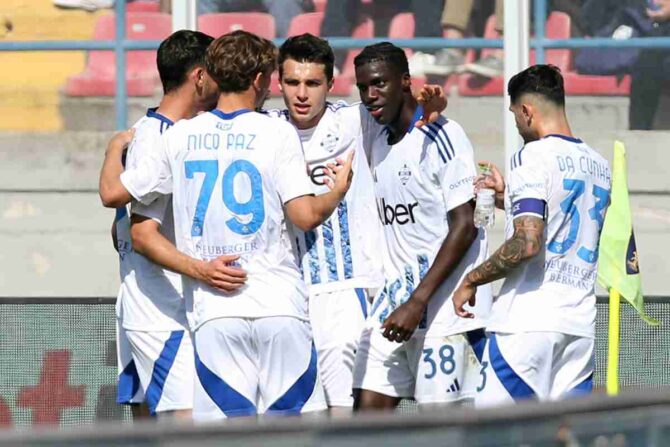 Diao esulta con i compagni