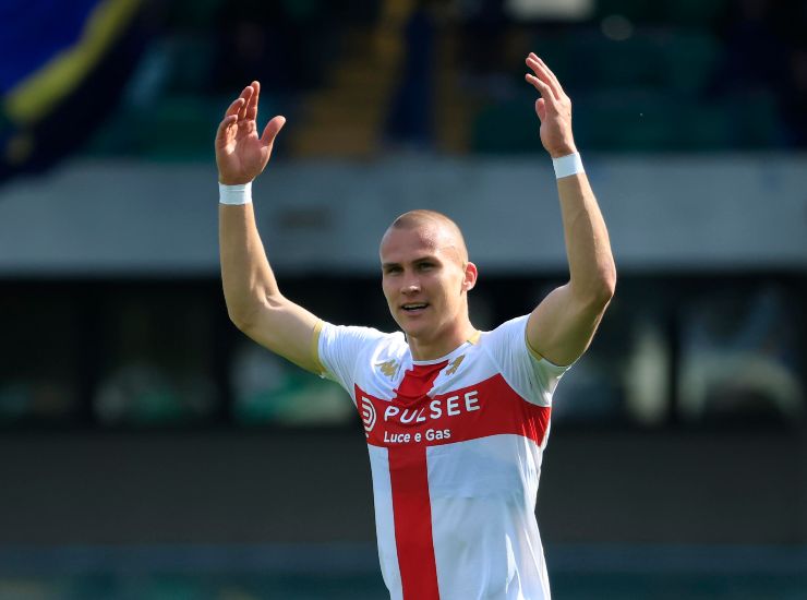 Ostigard esulta dopo una rete