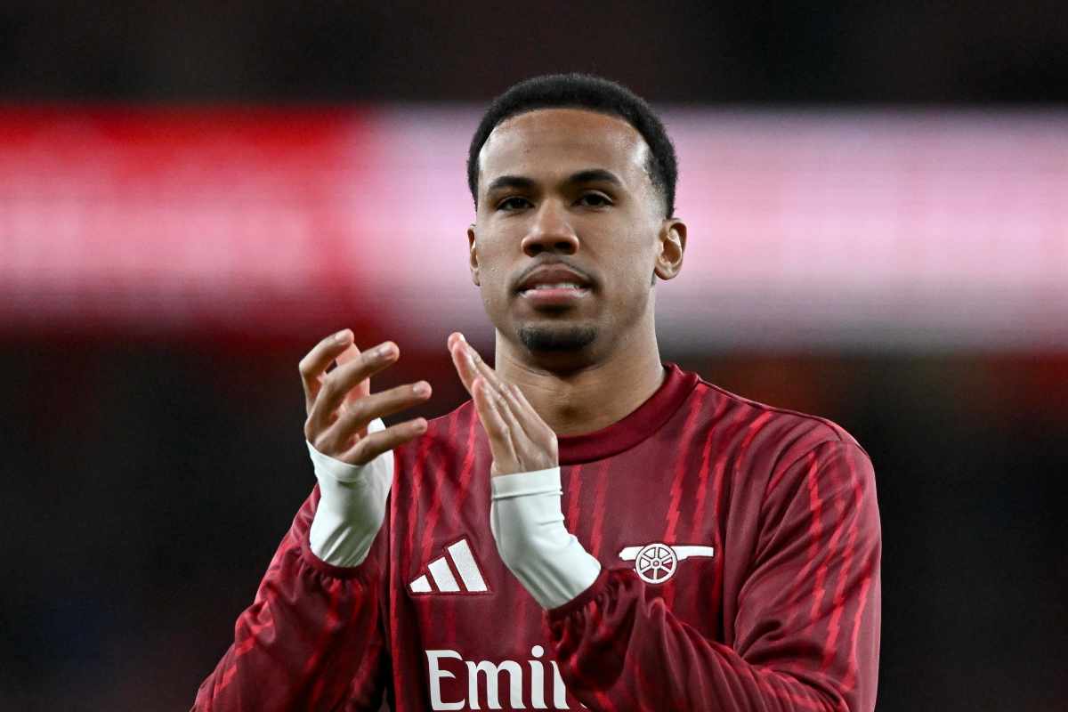 Magalhaes applaude il pubblico