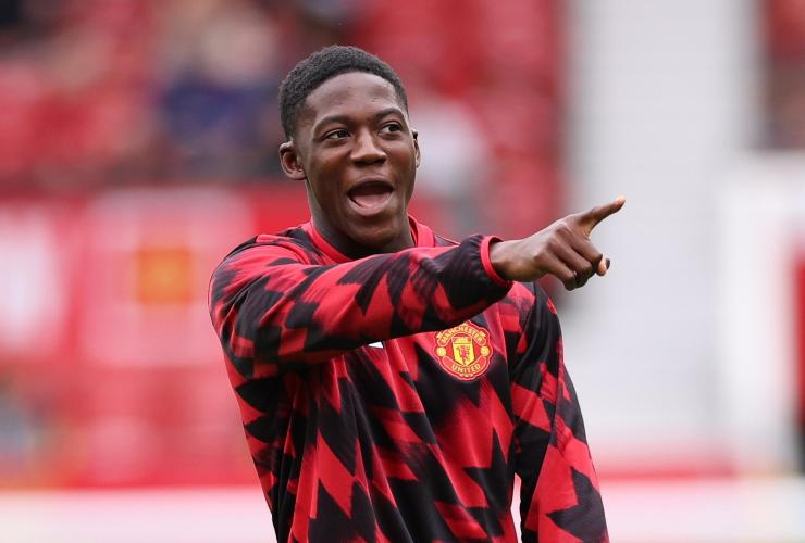 Mainoo durante un allenamento